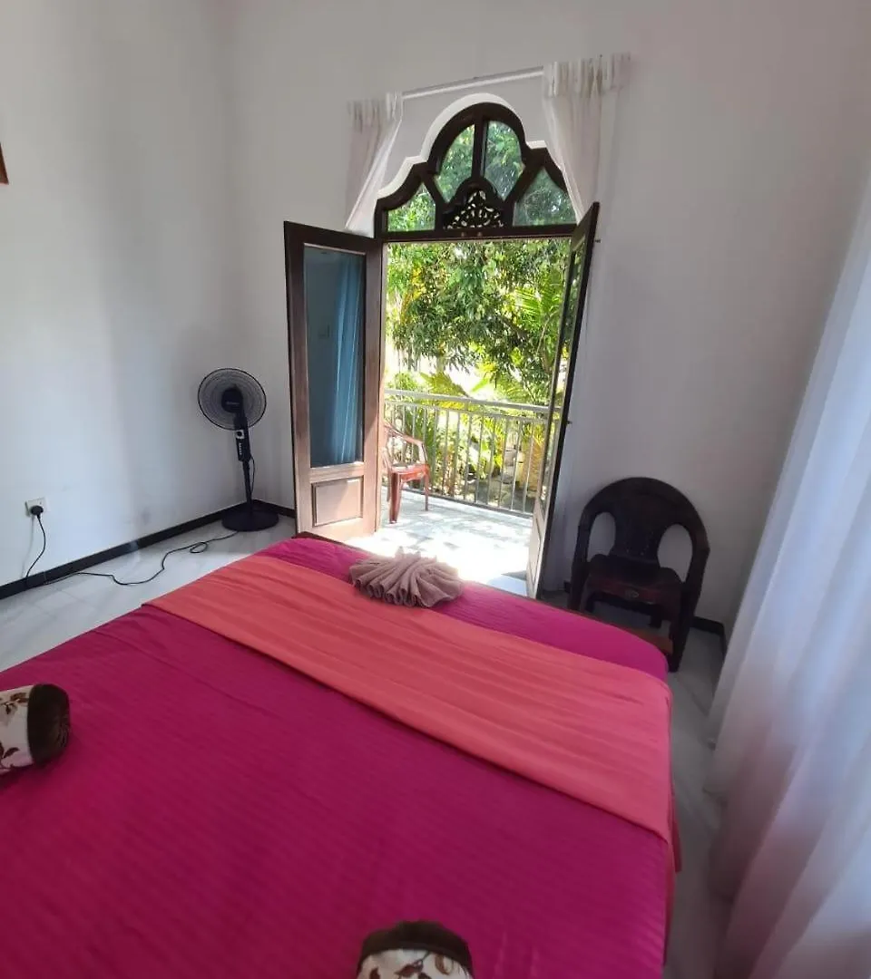 Amaya Lagoon Villa نيجومبو شقة